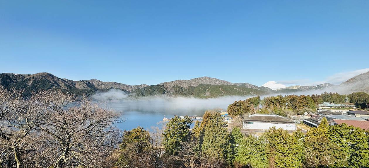 芦ノ湖を一望する 湖畔和室からの景色