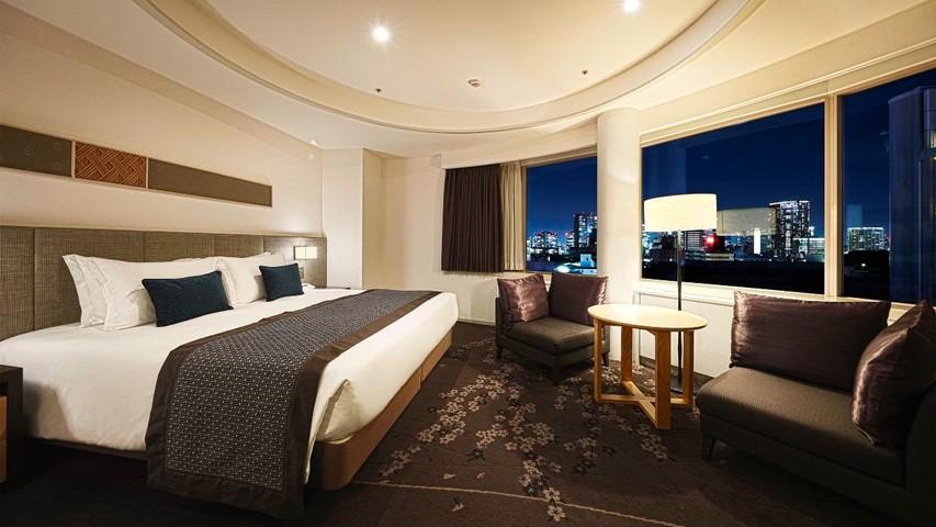 ザ・プリンス さくらタワー東京客室高層階、エグゼクティブジュニアスイートキング。夜景。
