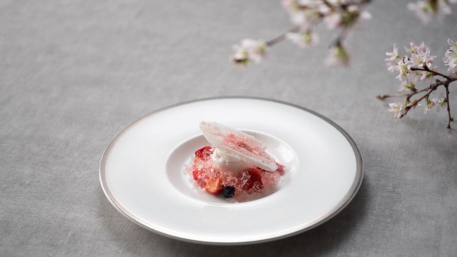 桜の時期にふさわしいフレンチの一皿。