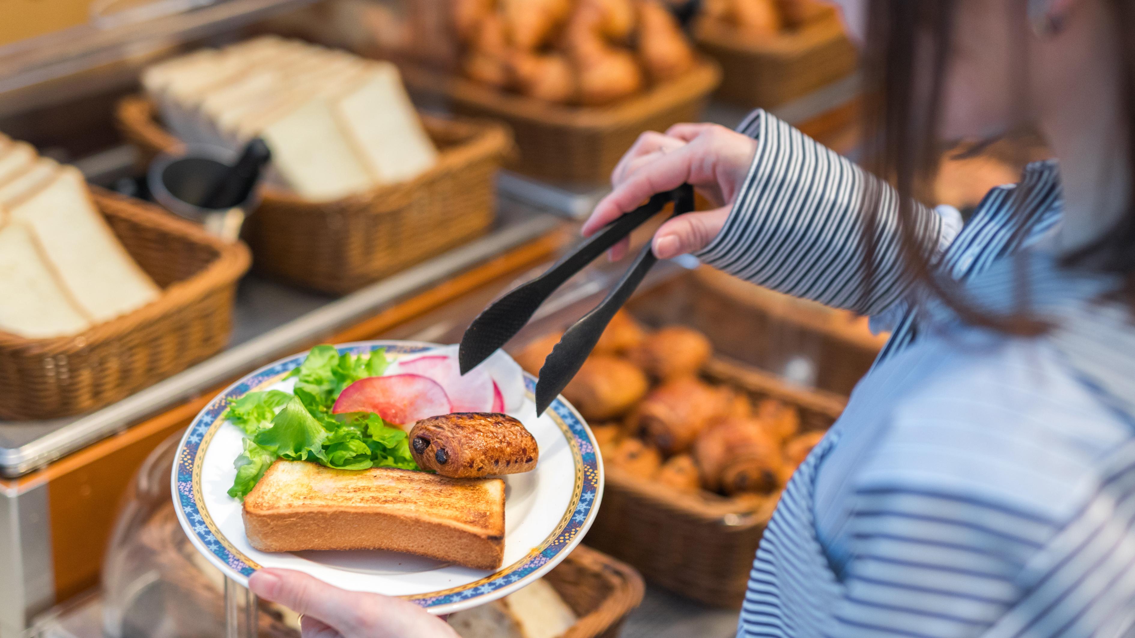 朝食付きプランもご用意しております。朝のエネルギーチャージを♪