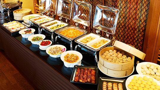 前菜、炒め料理、煮込み料理、点心、デザートまでバラエティー豊かな数々の中国料理をご賞味ください。