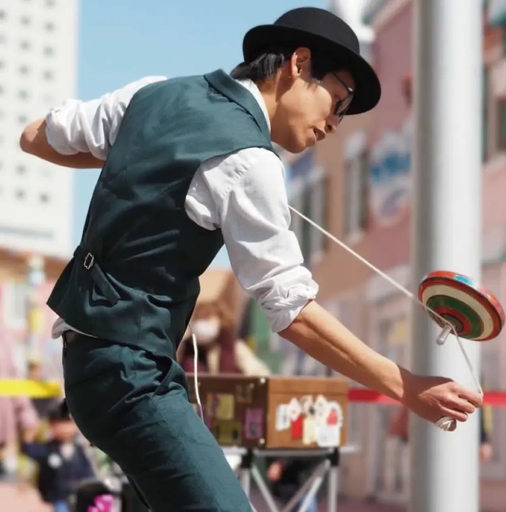 こま回しパフォーマンス