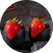 黒ゴマプリン 苺添え