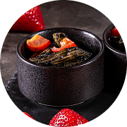 イカ墨とトマトのショートパスタ