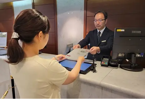 調査資料を入手し、捜査開始。