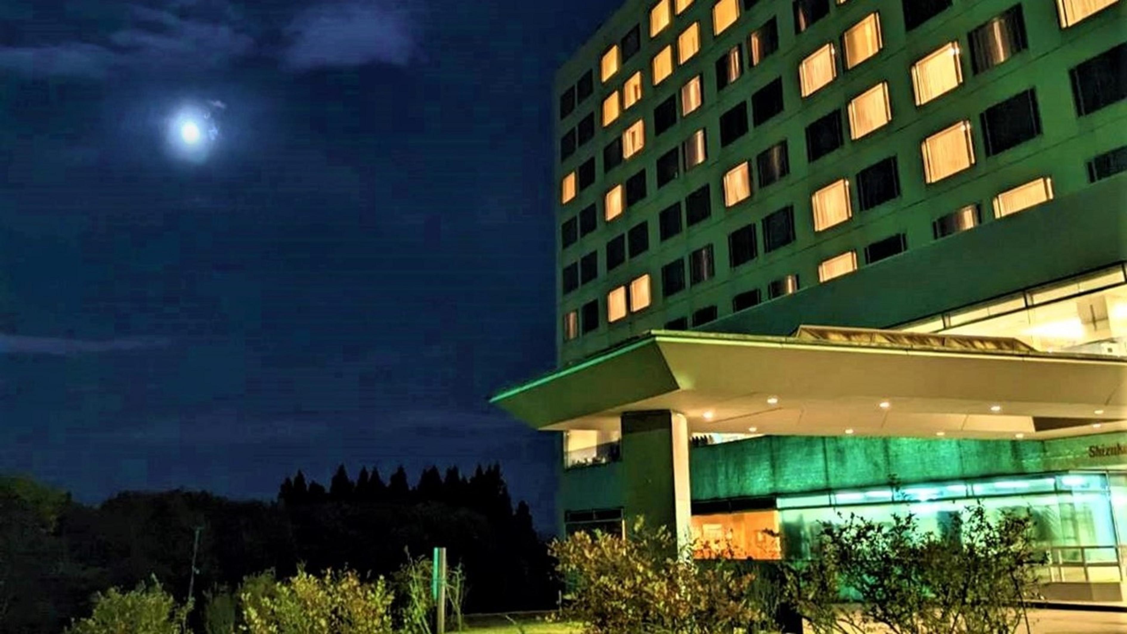 綺麗なお月さまイメージ