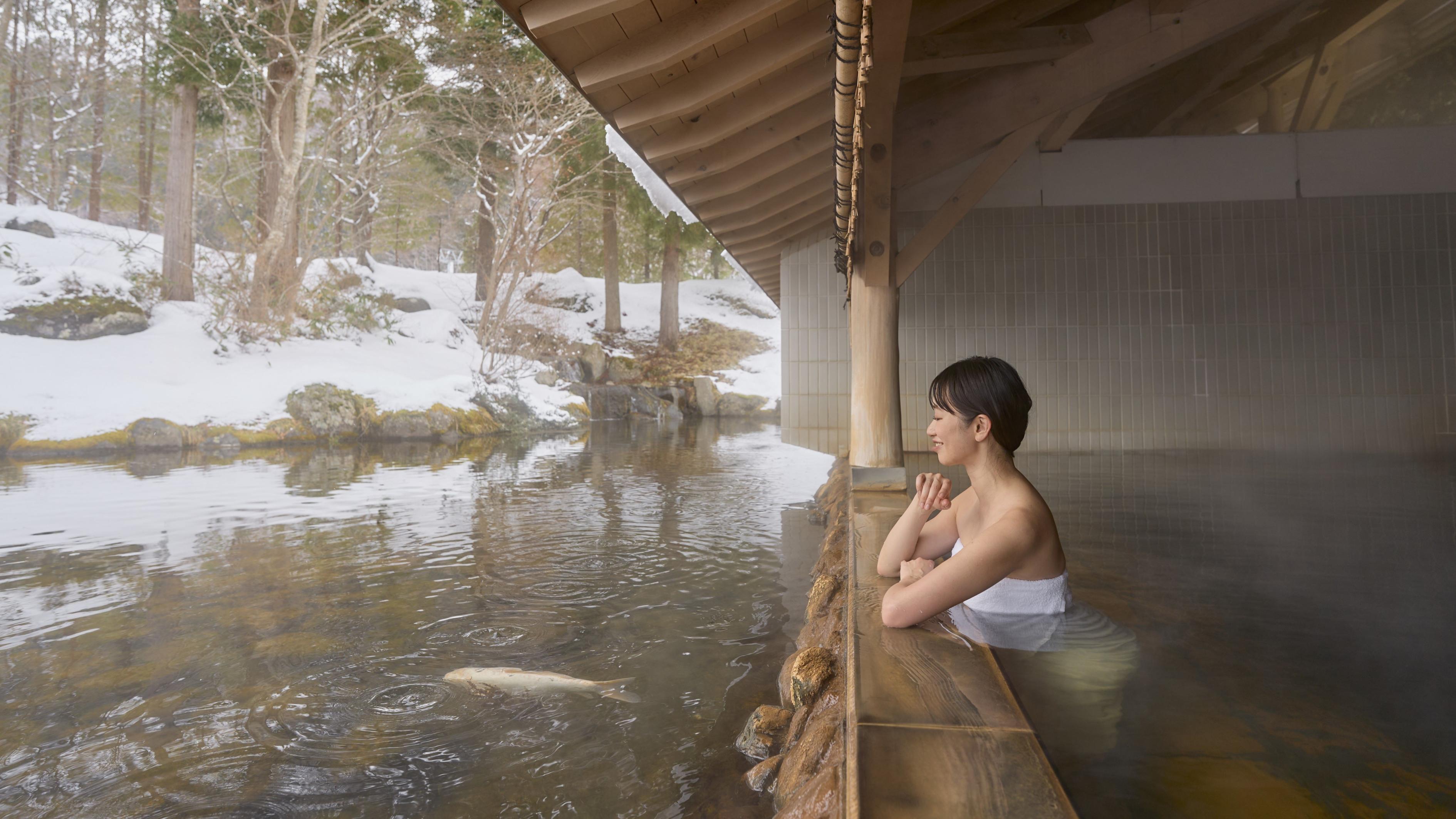 温泉露天風呂　冬イメージ