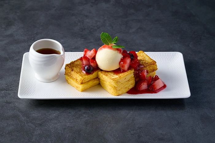 [デンジ]フレンチトースト ベリーソースがけ