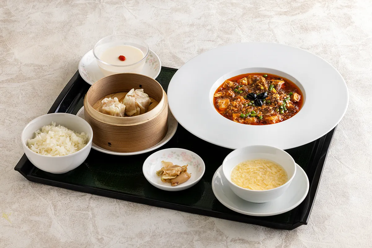 麻婆豆腐　焼売添え