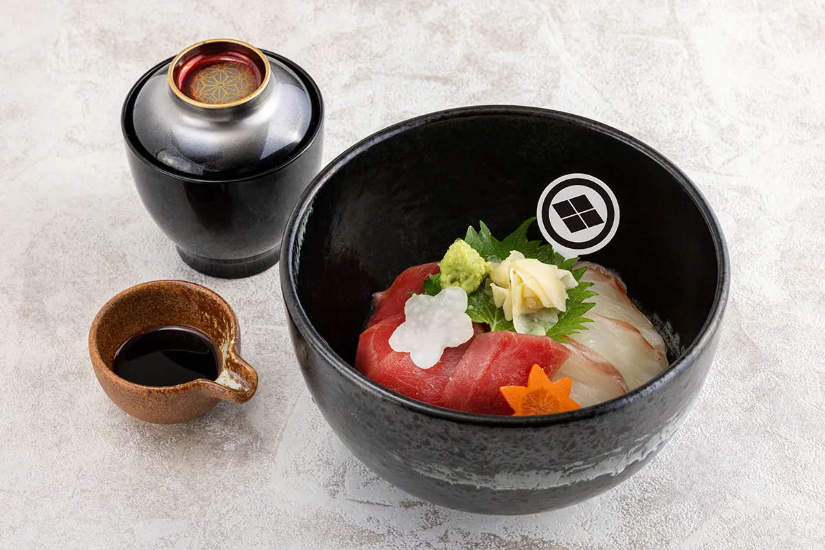 鯛とまぐろの2色丼