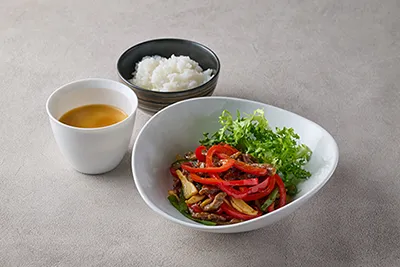 孤爪の赤椒牛肉炒めとプリン風茶碗蒸し