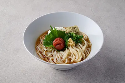 佐久早も大好き！梅干し入り冷やしうどん