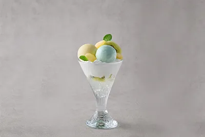 二口も大好き！酸っぱいグミパフェ