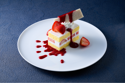 こぼれたいちごのショートケーキ