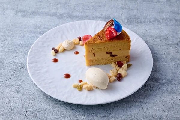 英雄王の玉座 デーツの王宮ケーキ
