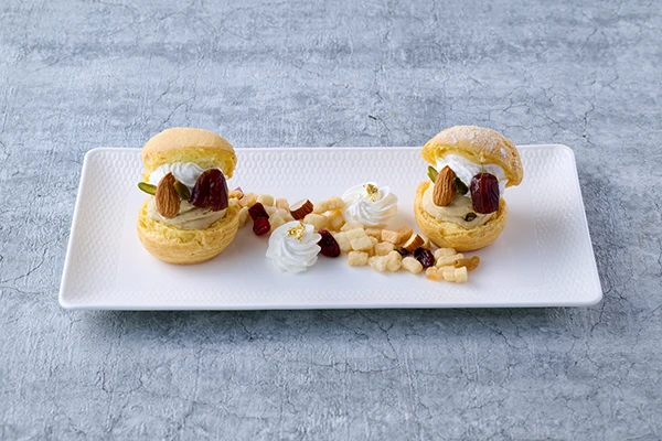 ツタンカーメンの晩餐 デーツ入りキャラメルシュークリーム