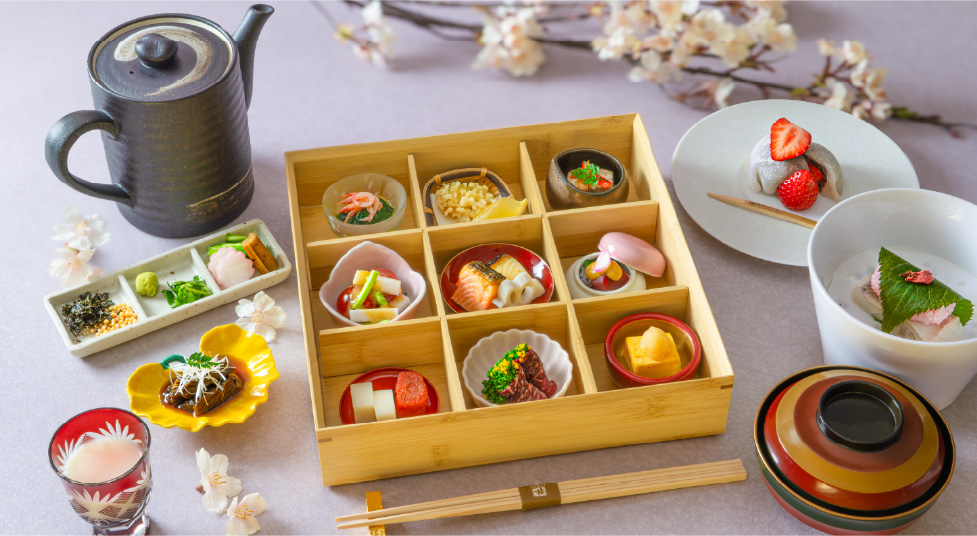 桜の特等席で味わう絶景朝食