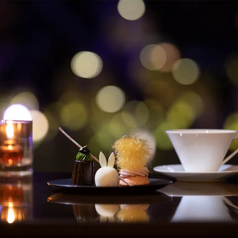 桜の特等席で味わう絶景朝食