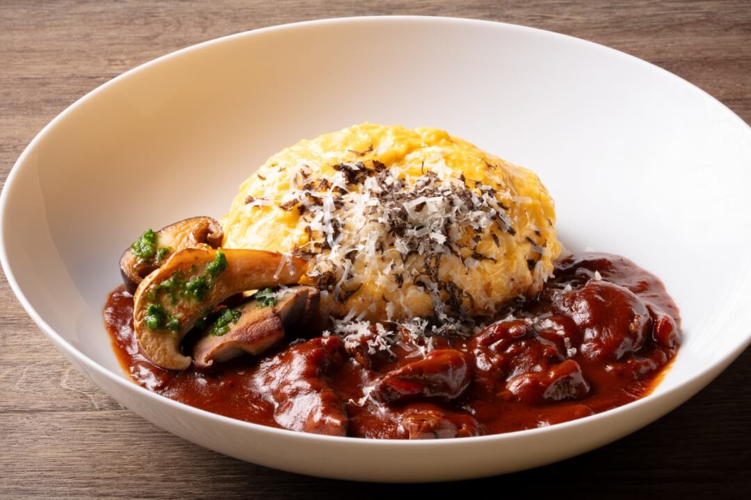 ラウンジ 光明 牛肉のシチューオムライス 秋の香り