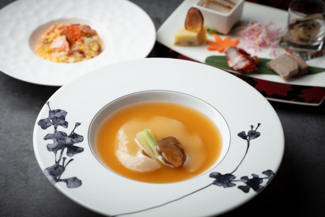 フカヒレの姿煮茶碗蒸し仕立て