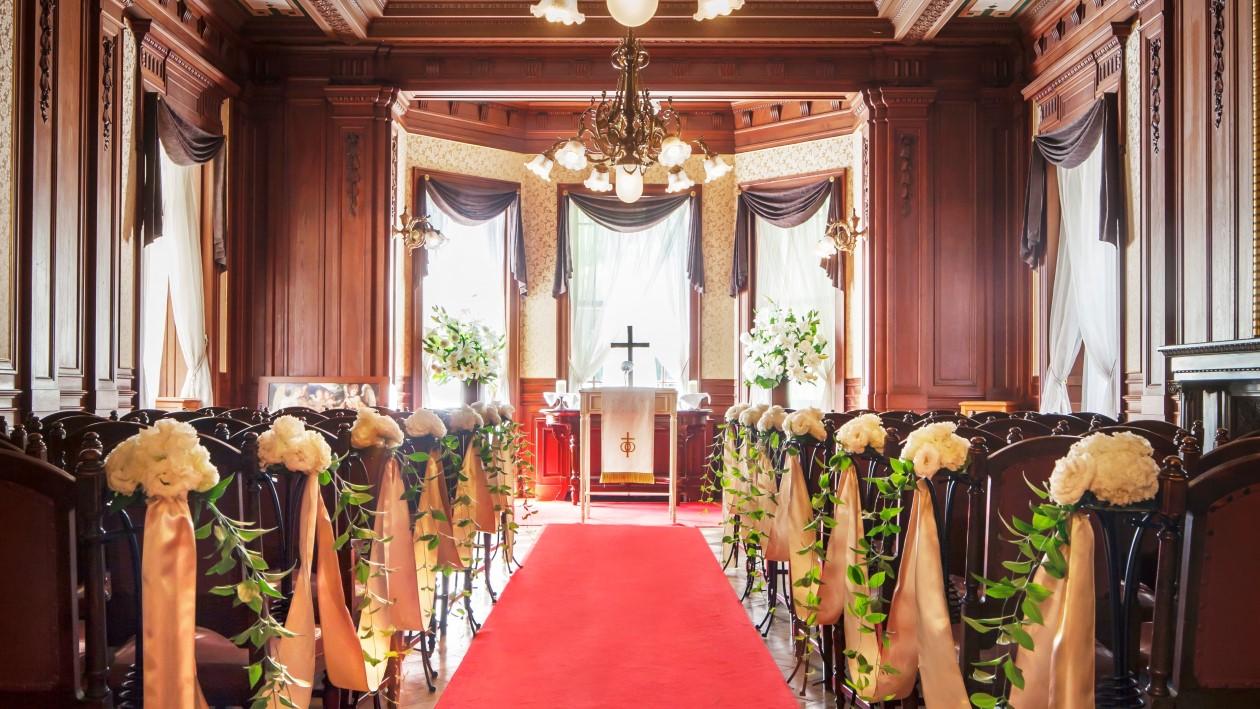 チャペルの窓から光が差し込んでいる。