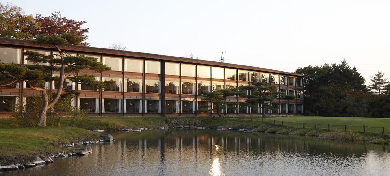 秋のザ・プリンス 軽井沢外観