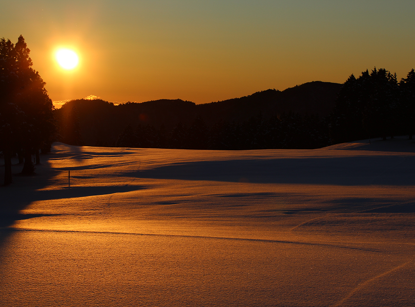 一冬に数日しか見られない冬の絶景